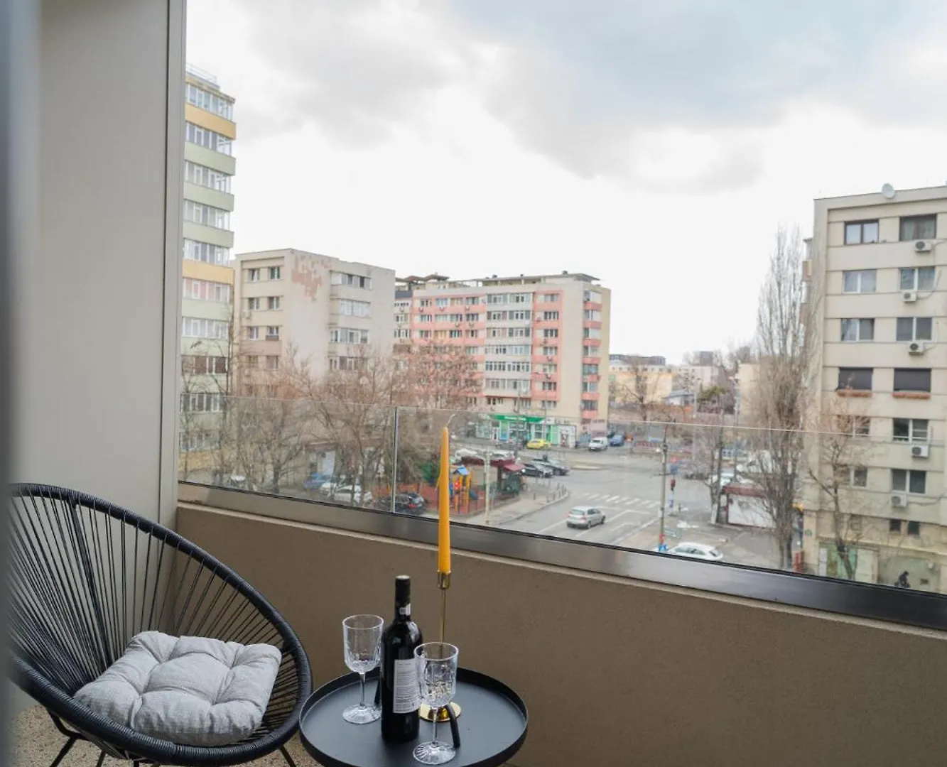 Central Apartments With City View & Large Balcony 布加勒斯特