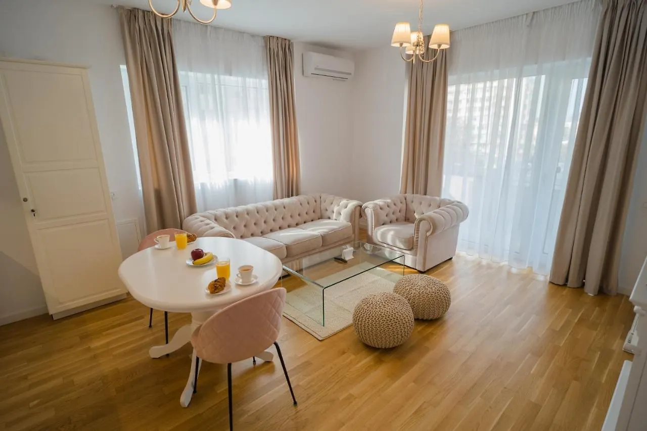 Central Apartments With City View & Large Balcony Bucarest