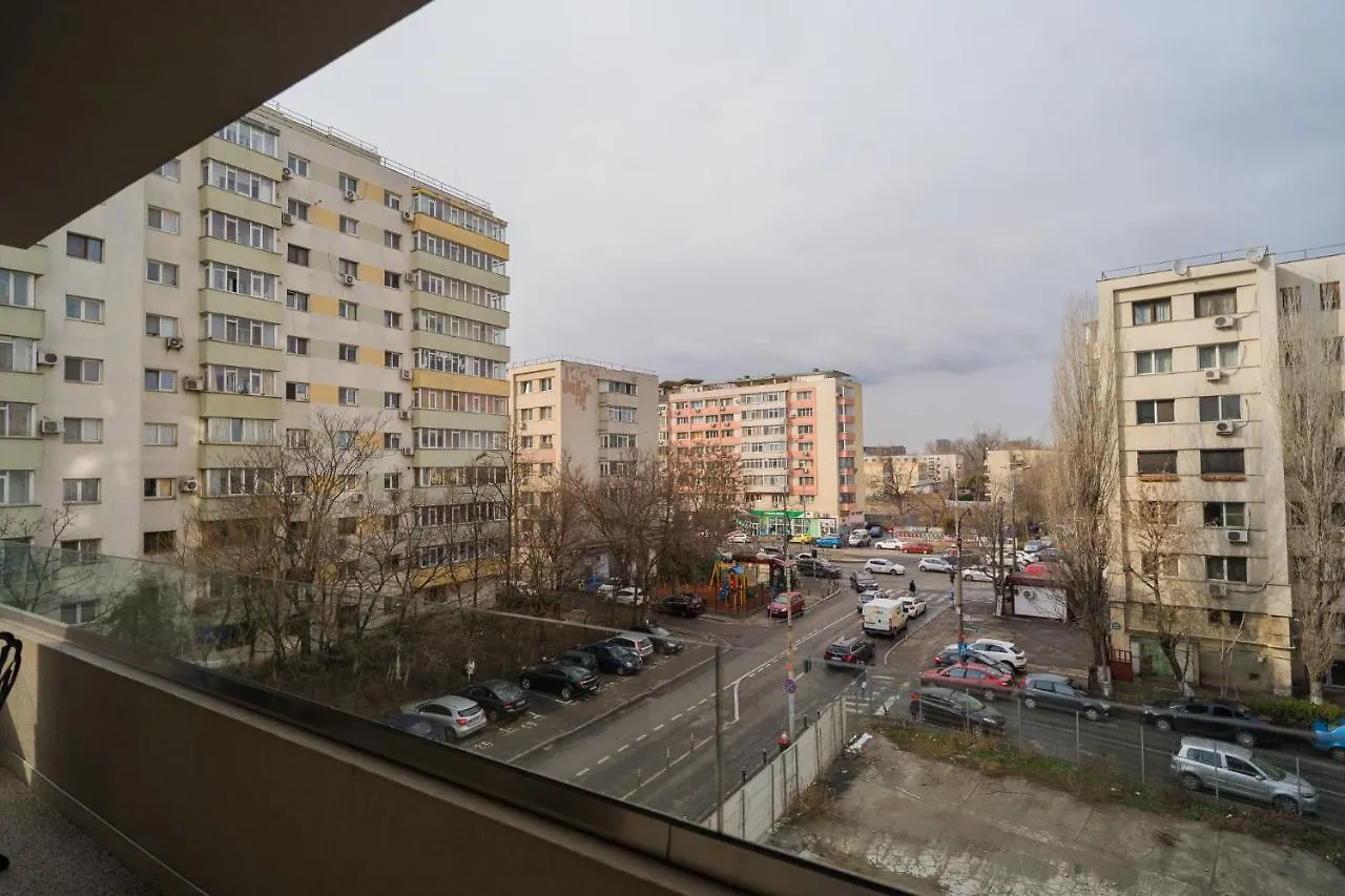 Central Apartments With City View & Large Balcony Bucarest
